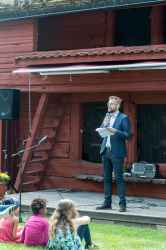 Kommundirekt�r Martin Will�n h�ll tal vid Nationaldagsfirandet 2017 - klicka f�r att f�rstora