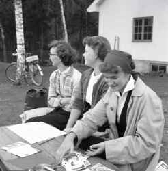 Den amerikanska medborgaren miss Maiorie Graham, Kerstin Hult och en okänd kvinna - klicka f�r att f�rstora