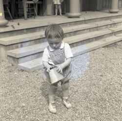 En av fru Karin Magnussons pojkar - klicka f�r att f�rstora