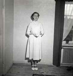 Flicka efter konfirmationen p�sken 1954 - klicka f�r att f�rstora