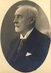 Stationsinspektor Axel Borg i Fjugesta f�dd den 28 augusti 1860 och d�d den 28 maj 1933 - klicka f�r att f�rstora