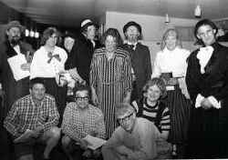 Medlemmar ur Lions club spelar Ruskaby skola p� R�dafj�derninsamlingen 1969. I �vre raden fr�n v�nster syns Karl Olof Steen, K G Andersson, Martin Jansson, Edvin Lindholm, Erik Johansson, Reinert Reinestam, Per Olof Andersson och Jan Samuelsson I nedre raden fr�n v�nster syns Tage Nilsson, Ragnar Envall, Bengt Ekelund och Lars Ernestam - klicka f�r att f�rstora